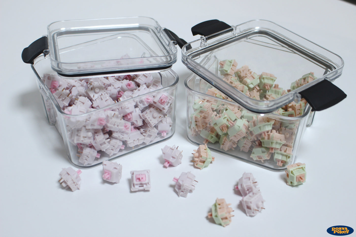 Stackable storage container